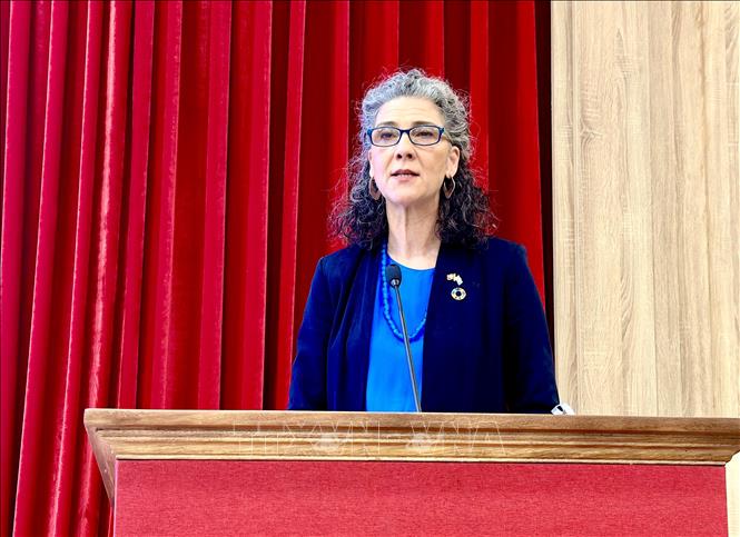 Bà Ramla Khalidi, Đại diện thường trú UNDP tại Việt Nam phát biểu tại tọa đàm. Ảnh: Việt Đức - TTXVN