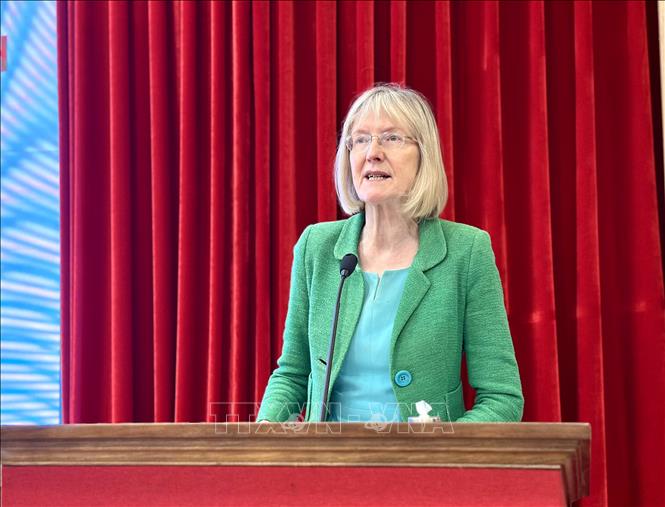 Bà Gillian Bird, Đại sứ Australia tại Việt Nam phát biểu tại buổi tọa đàm. Ảnh: Việt Đức - TTXVN