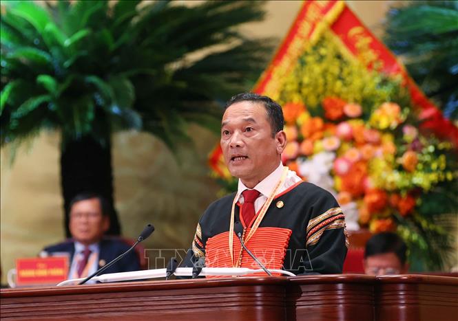 Đồng chí Y Giang Gry Niê Knơng, Phó Bí thư Tỉnh ủy, Chủ tịch Ủy ban MTTQ Việt Nam tỉnh Đắk Lắk trình bày tham luận tại Đại hội. Ảnh: Văn Điệp – TTXVN