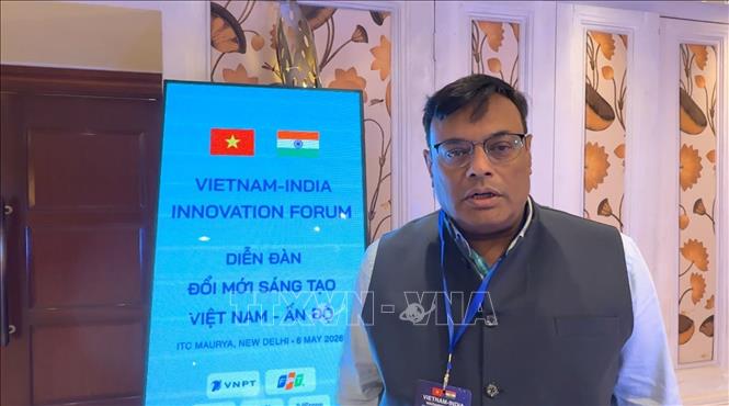 Ông Amitabh Nag, Giám đốc điều hành Bộ phận ngôn ngữ kỹ thuật số Bhasha Ấn Độ và Trung tâm khởi nghiệp của Bộ Điện tử và Công nghệ Thông tin Ấn Độ (MeitY) trả lời phỏng vấn phóng viên TTXVN. Ảnh: Ngọc Thúy - PV TTXVN tại Ấn Độ