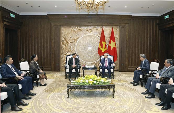 Tổng Bí thư, Chủ tịch nước Tô Lâm  tiếp đồng chí Athsaphangthong Siphandone, Ủy viên Trung ương Đảng, Bí thư Thành ủy, Chủ tịch Hội đồng Nhân dân thành phố Vientiane, Lào. Ảnh: Thống Nhất – TTXVN