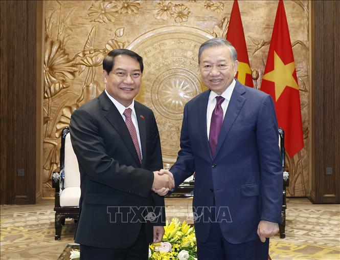 Tổng Bí thư, Chủ tịch nước Tô Lâm  tiếp đồng chí Athsaphangthong Siphandone, Ủy viên Trung ương Đảng, Bí thư Thành ủy, Chủ tịch Hội đồng Nhân dân thủ đô Vientiane, Lào. Ảnh: Thống Nhất – TTXVN