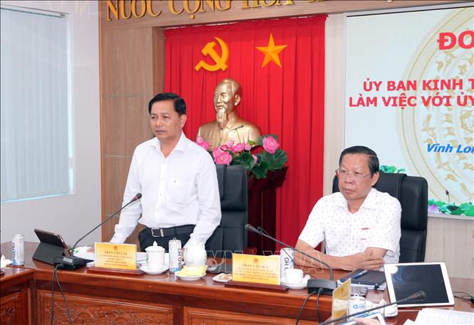 Bí thư Tỉnh ủy Vĩnh Long Trần Văn Lâu phát biểu tại buổi làm việc. Ảnh: Phạm Minh Tuấn-TTXVN 
