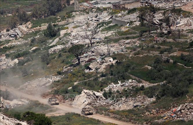 Xe quân sự Israel tuần tra tại miền Nam Liban, ngày 11/5/2026. Ảnh: THX/TTXVN