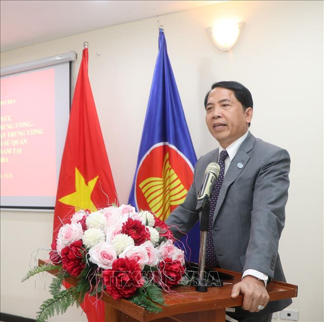 Ông Heng Lihong, Phó Chủ tịch thường trực kiêm Tổng Thư ký Hiệp hội Doanh nghiệp Việt Nam-Campuchia (VCBA) phát biểu tại cuộc gặp. Ảnh: Minh Hưng – P/v TTXVN tại Campuchia