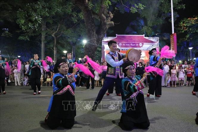 Một tiết mục nghệ thuật trong chương trình. Ảnh: Mạnh Minh - TTXVN