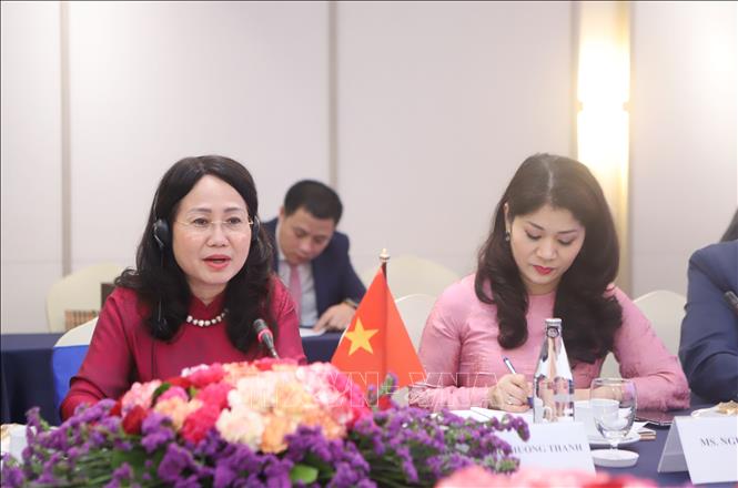 Bộ trưởng Bộ Văn hóa, thể thao và du lịch Việt Nam Lâm Thị Phương Thanh phát biểu tại Hội đàm. Ảnh: Xuân Tú - TTXVN tại Lào