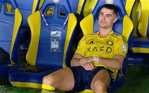 Ronaldo thất vọng khi thủ môn phản lưới nhà ở phút 98 khiến Al-Nassr lỡ cơ hội vô địch