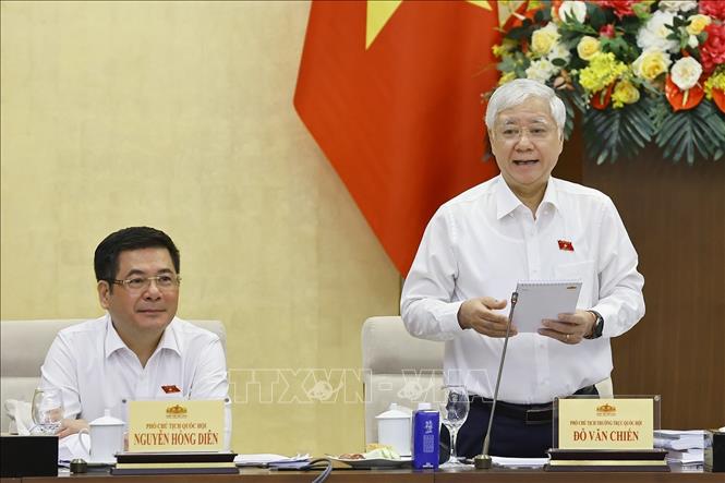 Phó Chủ tịch Thường trực Quốc hội Đỗ Văn Chiến phát biểu. Ảnh: Doãn Tấn - TTXVN