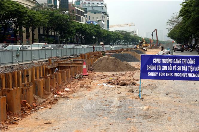 Việc triển khai thi công các công trình dự án chống ngập được thực hiện đồng bộ nhằm hướng đến mục tiêu trọng tâm là giảm thiểu tối đa tình trạng ngập úng, bảo đảm an toàn giao thông và ổn định đời sống sinh hoạt của nhân dân. Ảnh: Vũ Quang – TTXVN
