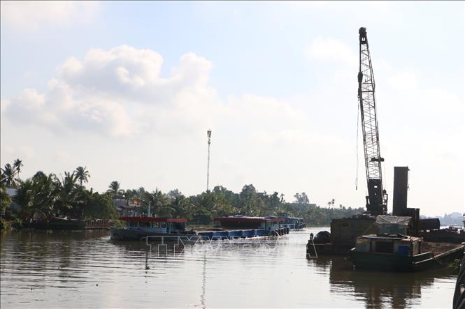 Công trình cầu Nguyễn Chí Thanh bắc qua kinh xáng Xà No thuộc phường Vị Tân và phường Vị Thanh. Ảnh: Duy Khương - TTXVN
