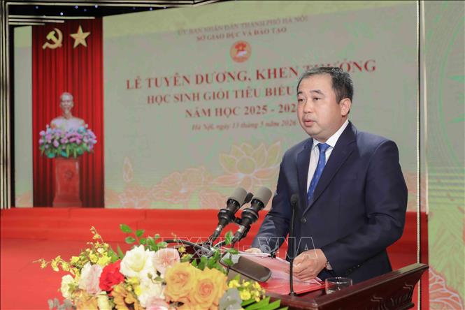 Đồng chí Trần Đức Thắng, Ủy viên Bộ Chính trị, Bí thư Thành ủy Hà Nội phát biểu tại buổi lễ. Ảnh: Phan Phương – TTXVN