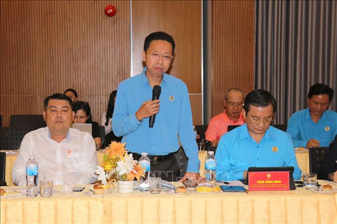Đại diện Liên đoàn Lao động Thành phố Hồ Chí Minh phát biểu tại buổi làm việc với Công đoàn Quốc gia Singapore (NTUC). Ảnh: Thanh Vũ-TTXVN