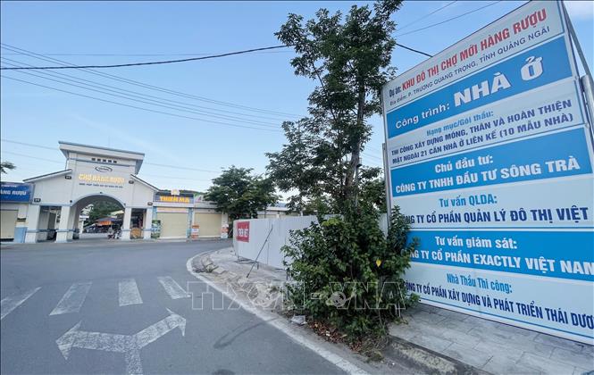 Khu đô thị chợ mới hàng rượu do Công ty TNHH đầu tư Sông Trà làm chủ đầu tư được UBND tỉnh Quảng Ngãi giao đất không qua đấu giá quyền sử dụng đất. Ảnh: Phạm Cường-TTXVN