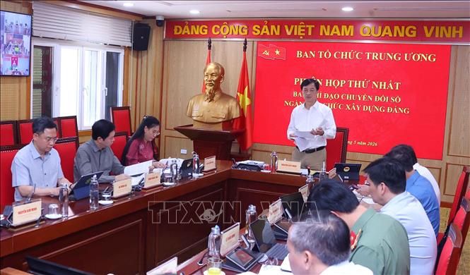 Ủy viên Bộ Chính trị, Bí thư Trung ương Đảng, Trưởng Ban Tổ chức Trung ương Nguyễn Duy Ngọc, Trưởng Ban Chỉ đạo chuyển đổi số ngành Tổ chức xây dựng Đảng phát biểu chỉ đạo. Ảnh: Văn Điệp – TTXVN