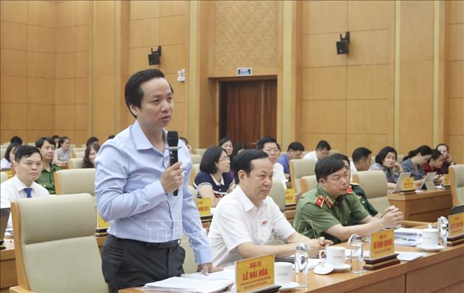 Chủ tịch UBND tỉnh Lê Hải Hoà phát biểu. Ảnh: Chu Hiệu-TTXVN