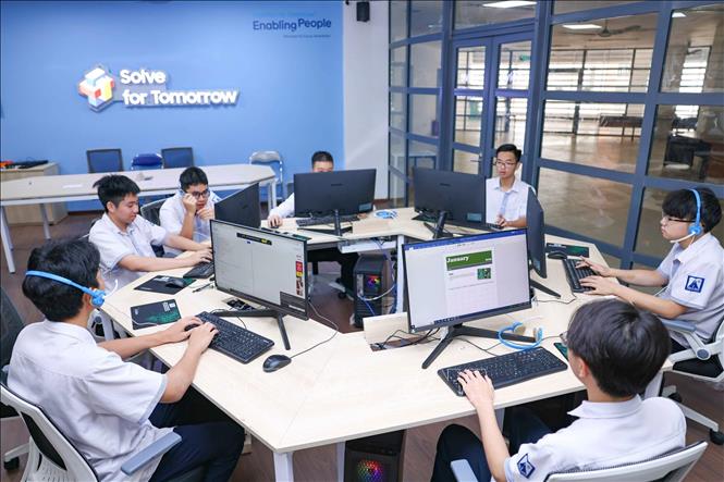Điểm cốt lõi của đề án là sự chuyển dịch mạnh mẽ trong triết lý giáo dục, từ bồi dưỡng học sinh giỏi theo hướng truyền thống sang phát triển nhân tài toàn diện, chú trọng tư duy hệ thống, năng lực sáng tạo và khả năng hội tụ liên ngành. Ảnh: Thanh Tùng - TTXVN