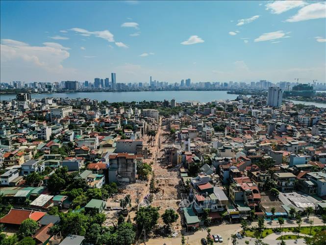 Dự án cầu Tứ Liên và đường dẫn có tổng mức đầu tư gần 19.830 tỷ đồng đang bước vào giai đoạn thi công. Ảnh: Lê Đông - TTXVN
