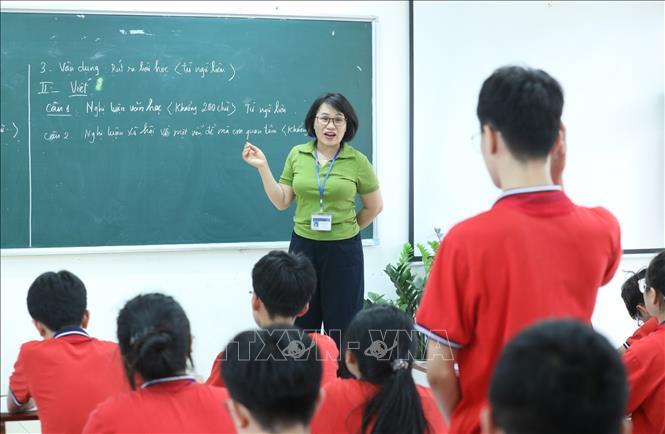 Giờ ôn luyện môn Ngữ văn tại lớp 9A5, Trường THCS Chi Lăng, phường Lương Văn Tri, tỉnh Lạng Sơn. Ảnh: Anh Tuấn – TTXVN