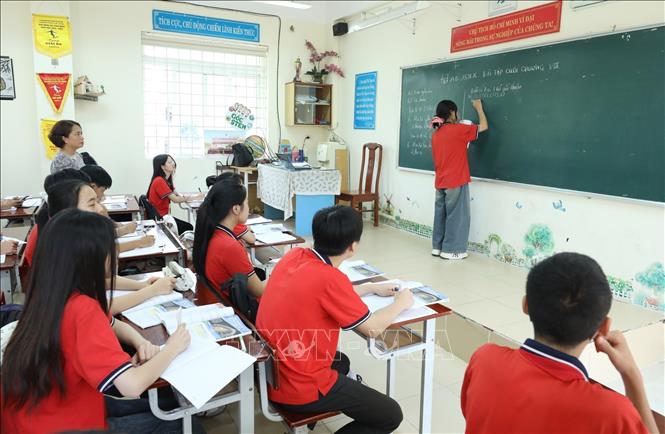 Giờ ôn luyện môn Toán tại lớp 9A4, Trường THCS Chi Lăng, phường Lương Văn Tri, tỉnh Lạng Sơn. Ảnh: Anh Tuấn – TTXVN