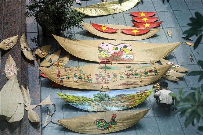 Làng Bá Dương Nội là địa phương duy nhất trong cả nước có Hội diều gắn với miếu thờ Thần linh Châu Thổ, được khôi phục từ năm 1987 sau thời gian gián đoạn bởi chiến tranh và trở thành nơi lưu giữ ký ức văn hóa của nhiều thế hệ người dân. Ảnh: Lê Ngọc/TTXVN phát
