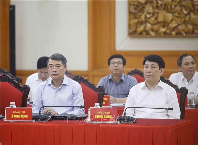 Các đồng chí lãnh đạo, nguyên lãnh đạo Đảng, Nhà nước tham dự. Ảnh: Thống Nhất – TTXVN