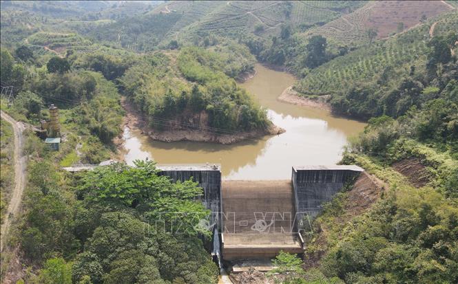 Đập thủy điện Đa Klong (công suất 9MW) trên suối Đắk Klong chảy ra sông Đồng Nai, thuộc địa phận xã Quảng Khê, tỉnh Lâm Đồng. Ảnh: Hưng Thịnh - TTXVN