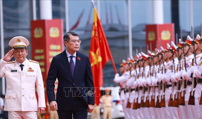 Thủ tướng Lê Minh Hưng dự Lễ đón nhận Danh hiệu Anh hùng Lực lượng vũ trang nhân dân của Công an thành phố Hải Phòng. Ảnh: Dương Giang - TTXVN
