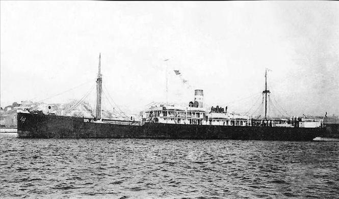 Ngày 5/6/1911, từ cảng Sài Gòn, người thanh niên yêu nước Nguyễn Tất Thành rời Tổ quốc ra đi trên con tàu Đô đốc Latouche-Tréville, bắt đầu cuộc hành trình đi tìm con đường giải phóng dân tộc, giải phóng đất nước khỏi ách nô lệ của thực dân, đế quốc. Cuộc hành trình qua 3 đại dương, 4 châu lục và gần 30 quốc gia đã đưa Người đến với chủ nghĩa Marx - Lenin, tìm ra con đường giải phóng cho dân tộc. Ảnh: Tư liệu TTXVN