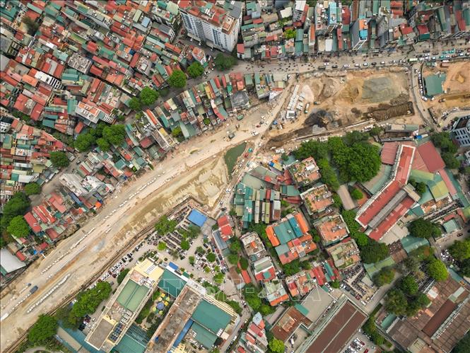 Dự án Vành đai 1 Hoàng Cầu – Voi Phục được kỳ vọng góp phần giảm áp lực ùn tắc giao thông khu vực nội đô sau khi hoàn thành. Ảnh: Lê Đông - TTXVN