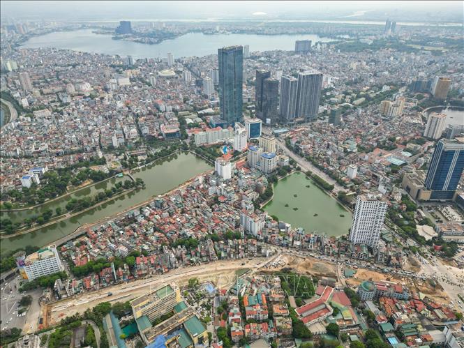 Dự án Vành đai 1 đoạn Hoàng Cầu – Voi Phục (Hà Nội) với tổng mức đầu tư khoảng 7.200 tỷ đồng đang được các đơn vị thi công đẩy nhanh tiến độ. Ảnh: Lê Đông - TTXVN
