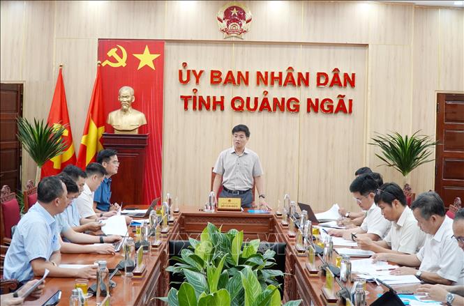 Phó chủ tịch UBND tỉnh Quảng Ngãi Đỗ Tâm Hiển phát biểu chỉ đạo tại cuộc họp. Ảnh: Lê Phước Ngọc-TTXVN     