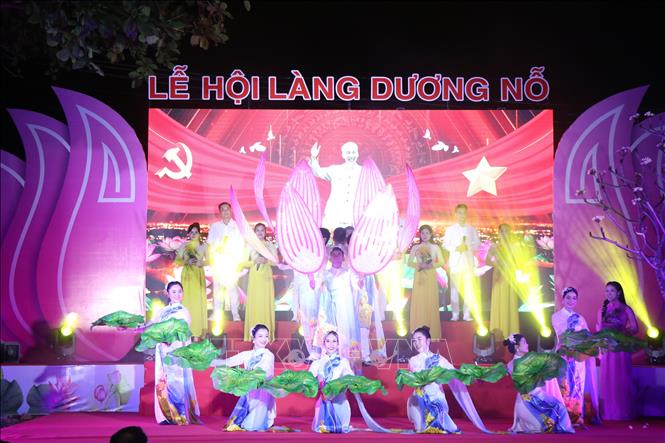 Chương trình nghệ thuật khai mạc Lễ hội làng Dương Nỗ năm 2026. Ảnh: Mai Trang - TTXVN