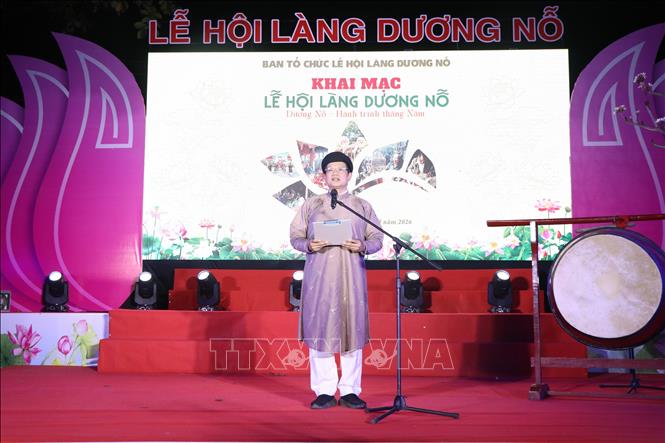 Tiến sĩ Phan Thanh Hải, Giám đốc Sở Văn hóa và Thể thao thành phố Huế phát biểu khai mạc lễ hội. Ảnh: Mai Trang - TTXVN