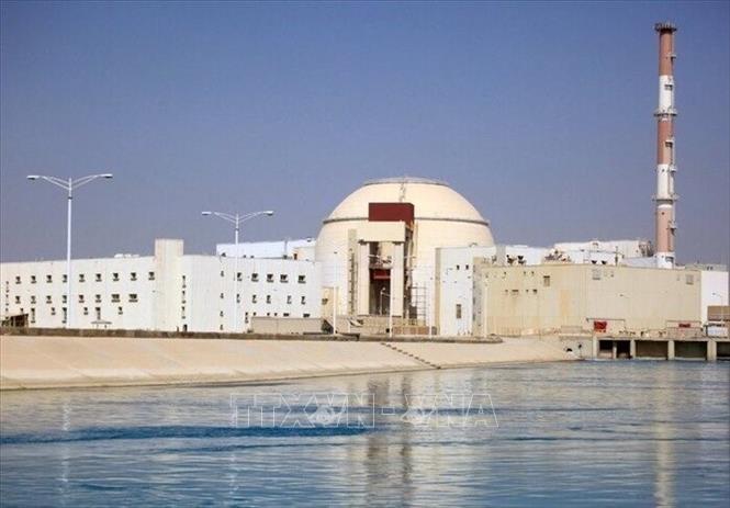 Quang cảnh bên ngoài nhà máy điện hạt nhân Bushehr ở miền Nam Iran. Ảnh: IRNA/TTXVN