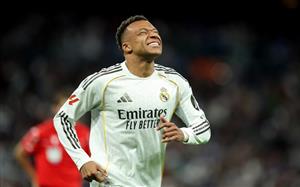 Mbappe bị CĐV Real Madrid la ó trong trận thắng Oviedo