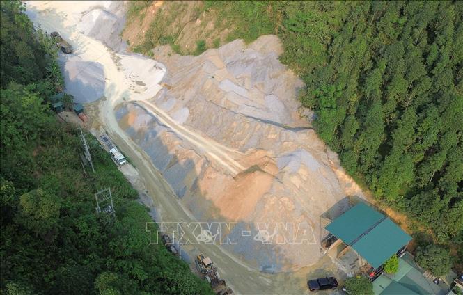 Trong bối cảnh nhu cầu vật liệu tăng cao, việc sớm giải quyết “cơn khát” đá xây dựng đang trở thành nhiệm vụ cấp bách. Nếu không kịp thời tháo gỡ, nguy cơ chậm tiến độ các dự án trọng điểm là hiện hữu. Ảnh: Quốc Khánh - TTXVN
