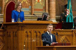 Điện mừng lãnh đạo ​cấp cao Hungary