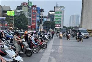 Người dân quan tâm đến chính sách hỗ trợ khi chuyển đổi phương tiện xanh