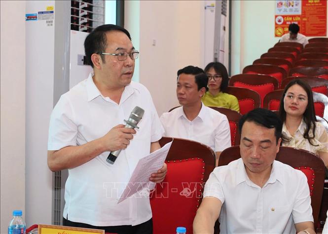 Bí thư Đảng ủy xã Tân Thanh Hoàng Mạnh Dũng phát biểu tại hội nghị. Ảnh: Thanh Tuấn - TTXVN