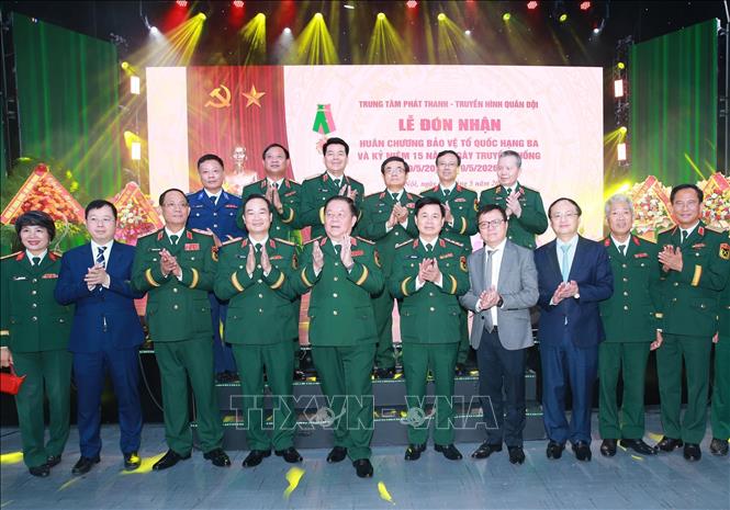  Đại tướng Nguyễn Trọng Nghĩa, Ủy viên Bộ Chính trị, Bí thư Trung ương Đảng, Chủ nhiệm Tổng cục Chính trị QĐND Việt Nam và đại biểu tại lễ kỷ niệm. Ảnh: Trọng Đức - TTXVN