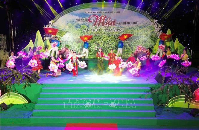 Chương trình nghệ thuật “Phiêng Khoài - Mùa trái ngọt” tại Ngày hội. Ảnh: Quang Quyết - TTXVN
