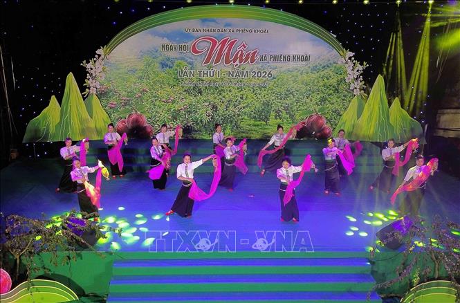 Chương trình nghệ thuật “Phiêng Khoài - Mùa trái ngọt” tại Ngày hội. Ảnh: Quang Quyết - TTXVN