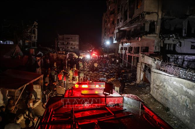 Toà nhà bị phá huỷ sau vụ không kích của Israel xuống al-Rimal, khu vực lân cận thành phố Gaza, ngày 15/5/2026. Ảnh: THX/TTXVN