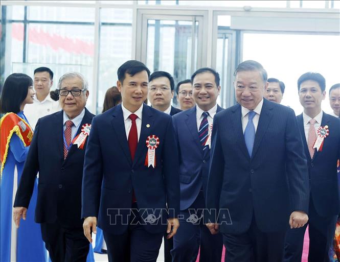 Tổng Bí thư, Chủ tịch nước Tô Lâm đến dự Lễ kỷ niệm 120 năm Ngày truyền thống Đại học Quốc gia Hà Nội. Ảnh: Thống Nhất – TTXVN