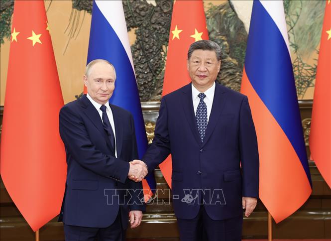 Chủ tịch Trung Quốc Tập Cận Bình (phải) hội đàm với Tổng thống Nga Vladimir Putin tại thủ đô Bắc Kinh ngày 2/9/2025. Ảnh: THX/TTXVN