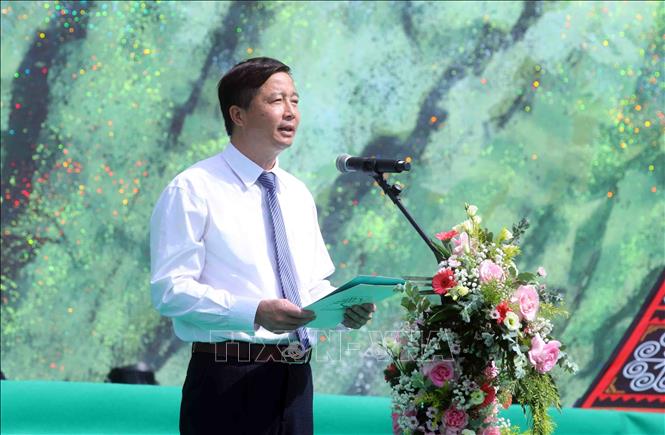 Chủ tịch UBND xã Vân Hồ Nguyễn Hồng Thành phát biểu. Ảnh: Phạm Kiên - TTXVN