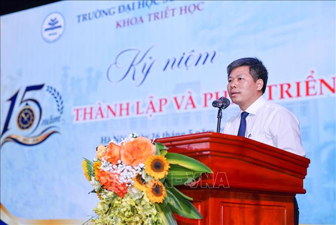 PGS.TS Kiều Văn Hoan, Phó Hiệu trưởng Trường Đại học Sư phạm Hà Nội phát biểu chúc mừng. Ảnh: Thanh Tùng - TTXVN 