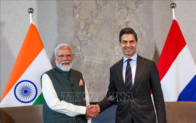 Thủ tướng Ấn Độ Narendra Modi (trái) và Thủ tướng Hà Lan Rob Jetten tại cuộc gặp ở La Haye ngày 17/5/2026. Ảnh: ANI/TTXVN