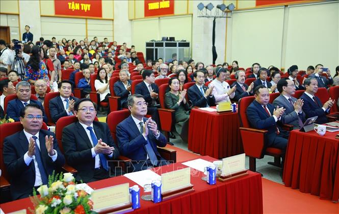 Thủ tướng Lê Minh Hưng và các đại biểu dự Lễ chào mừng Ngày Khoa học, Công nghệ và Đổi mới sáng tạo Việt Nam và Hội nghị triển khai công nghệ chiến lược. Ảnh: Dương Giang - TTXVN
